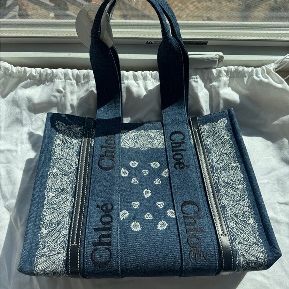 CHLOE
x High Summer Woody Medium Tote Bag in Bandana Embroidered Denim - Picture 3 of 6